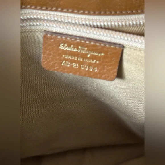 SALVATORE FERRAGAMO Tan Brown Leather Gancini Satchel Flap Bowler Bag Italy - Picture 9 of 10